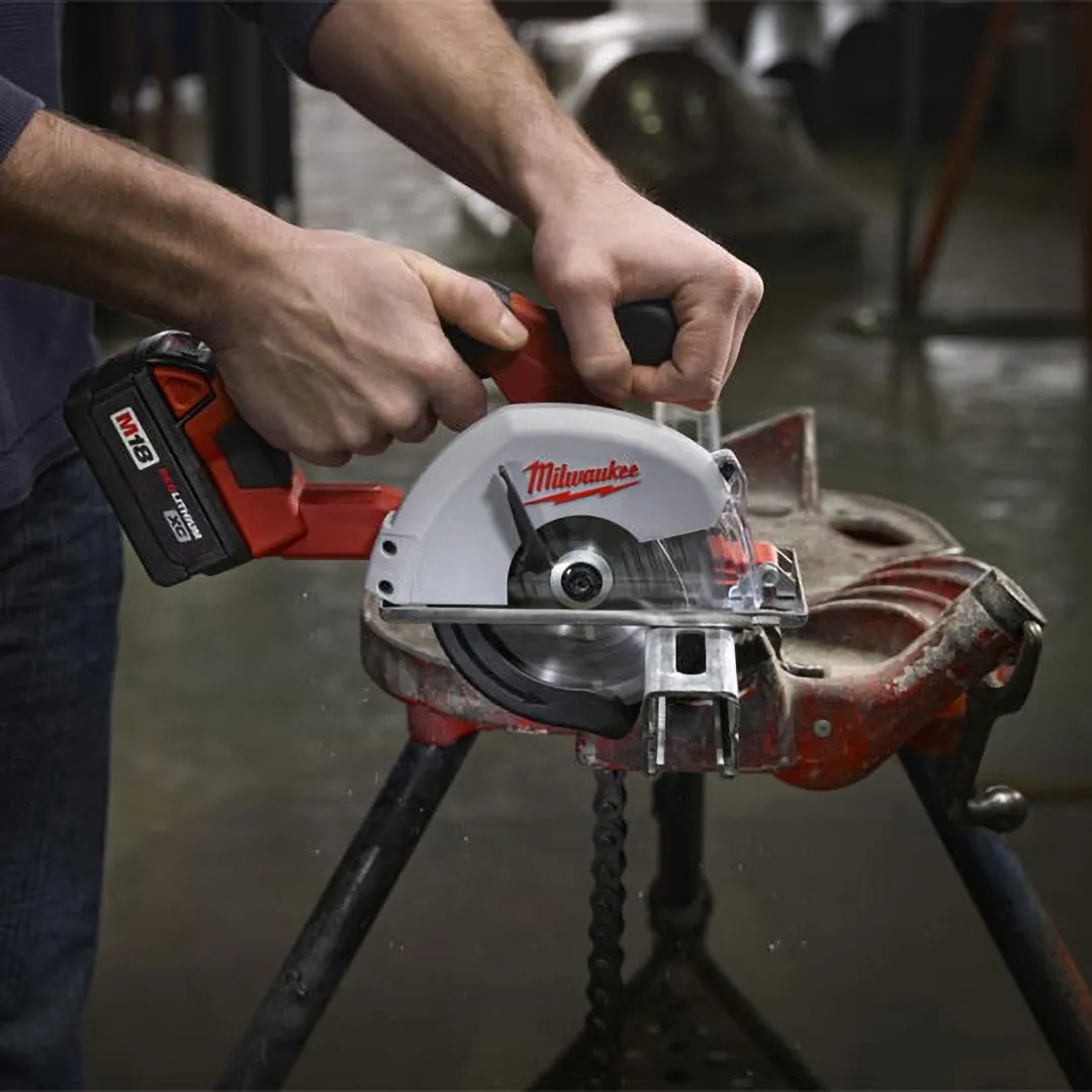 MILWAUKEE MILWAUKEE M18 5 3/8 Cordless Metal Saw Kit MILWAUKEE MILWAUKEE M18 5 3/8 Cordless Metal Saw Kit