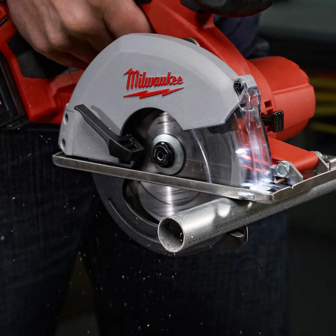MILWAUKEE MILWAUKEE M18 5 3/8 Cordless Metal Saw Kit MILWAUKEE MILWAUKEE M18 5 3/8 Cordless Metal Saw Kit